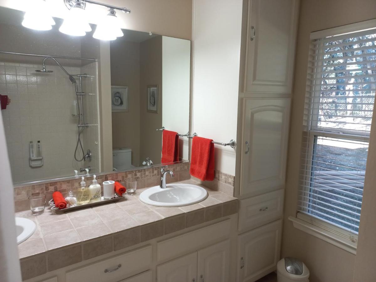 King Bed In Relaxing Oasis, With Free Snack/Wi-Fi/Parking Apartment San Marcos Luaran gambar