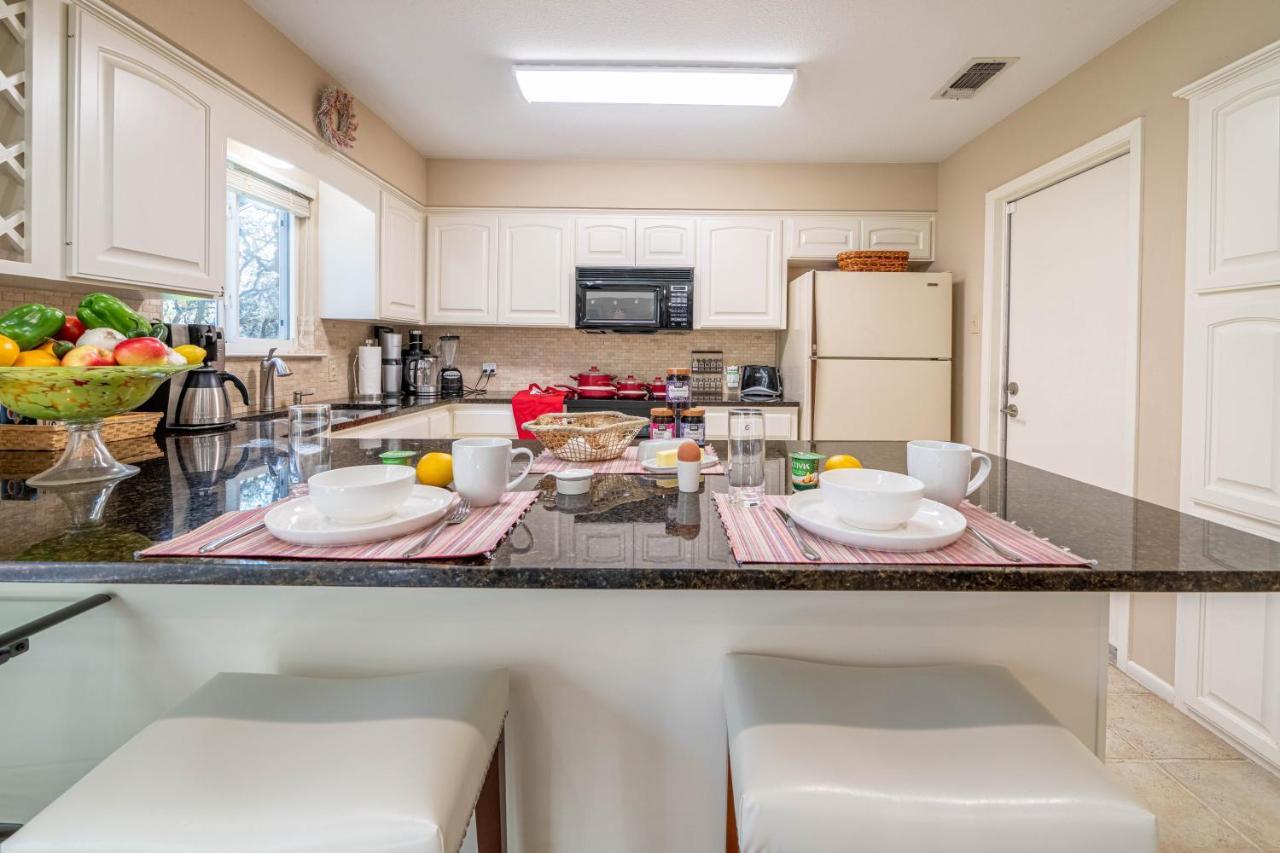 King Bed In Relaxing Oasis, With Free Snack/Wi-Fi/Parking Apartment San Marcos Luaran gambar