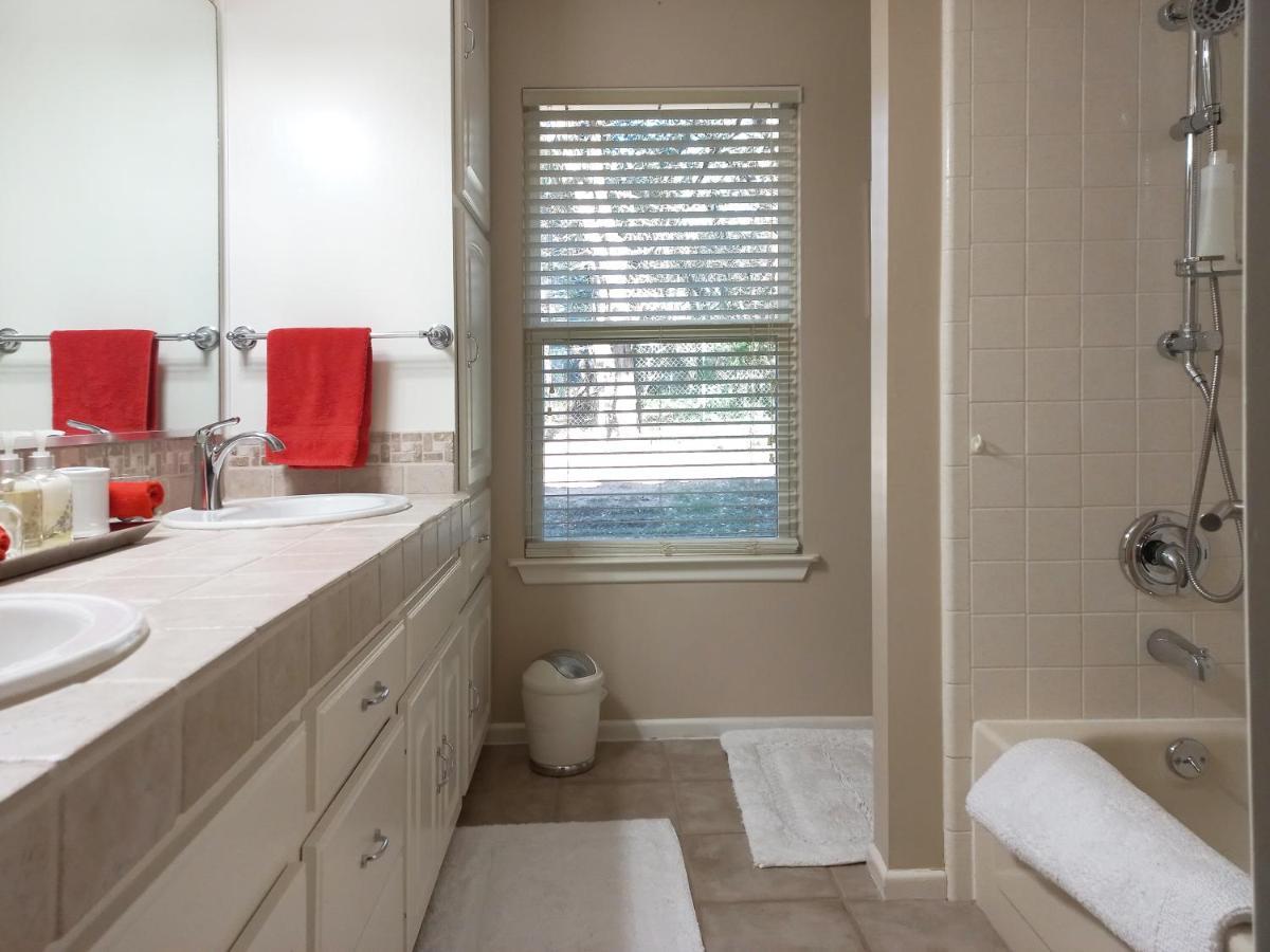 King Bed In Relaxing Oasis, With Free Snack/Wi-Fi/Parking Apartment San Marcos Luaran gambar